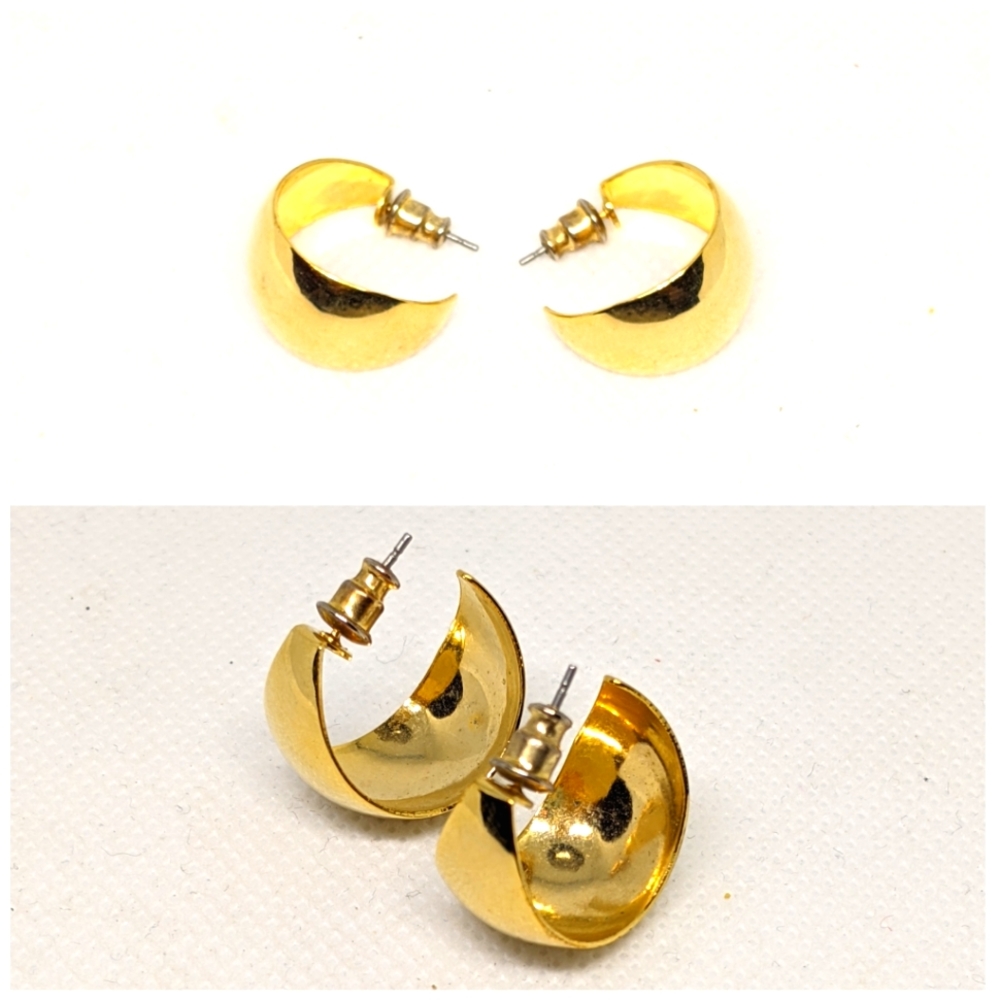 3/20$ Earrings Chic Golden Pod NWOT